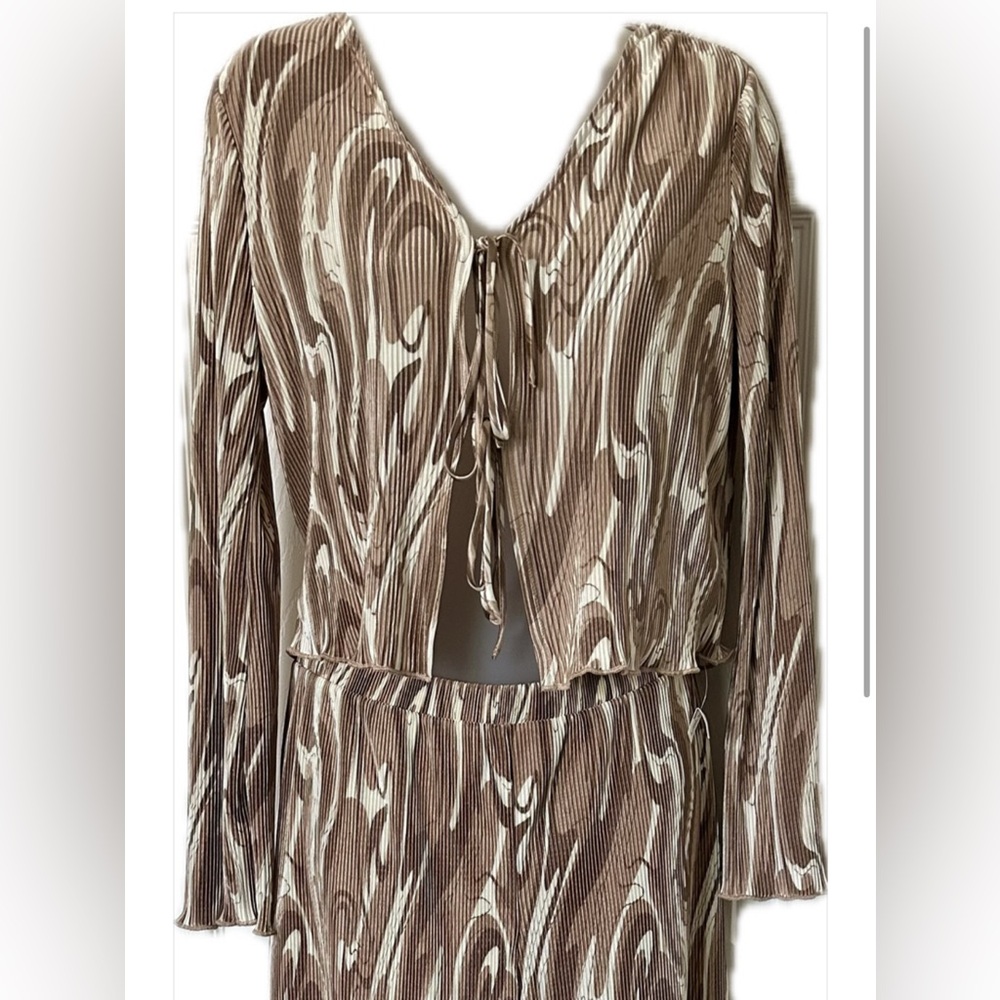 NWT 💞 RO & DE - Stylish Brown and Cream Top & Bottom Set - NWT
